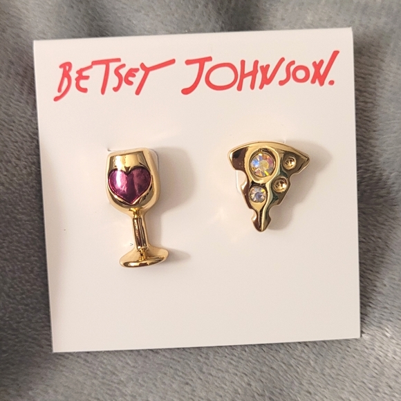 Betsey Johnson adorable wine and cheese stud earrings. - Picture 5 of 11
